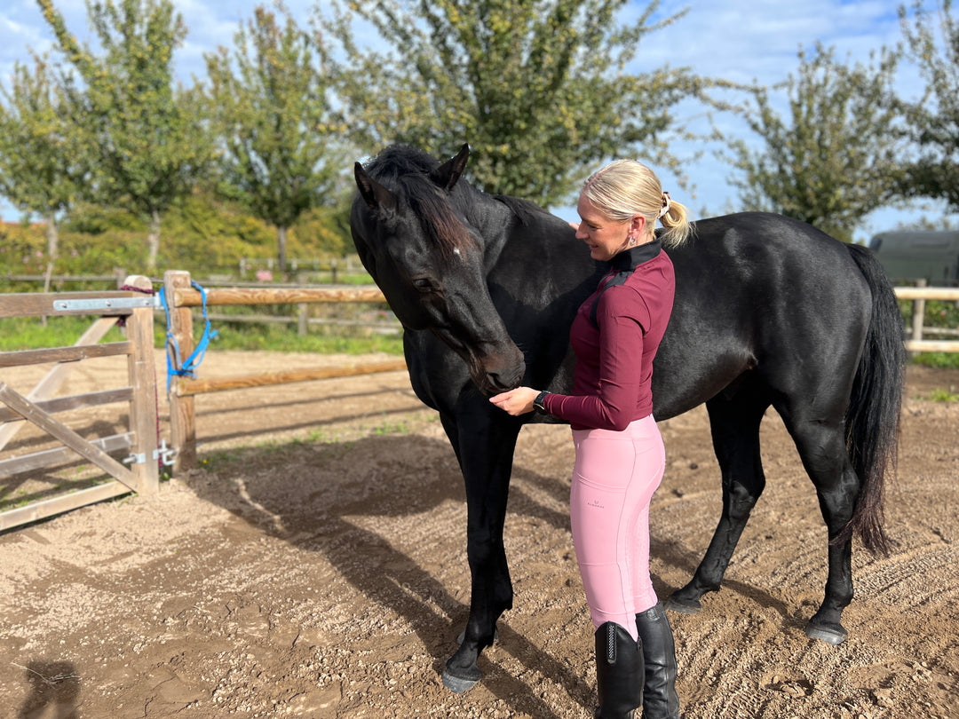 Elgorre Ridebukser Nr. 08 – Pastel Pink  - Støt Brysterne 3. oktober